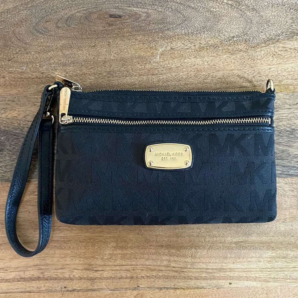 Michael Kors wristlet
